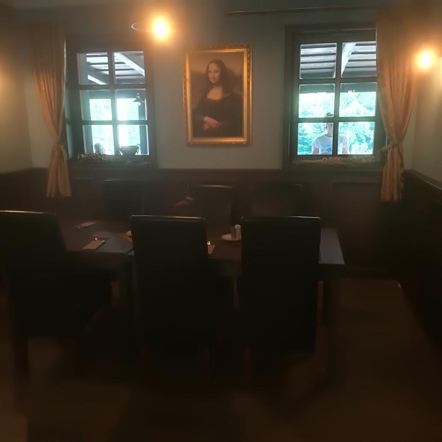 Penzion A Restauracia Hanisberg Krupina 外观 照片