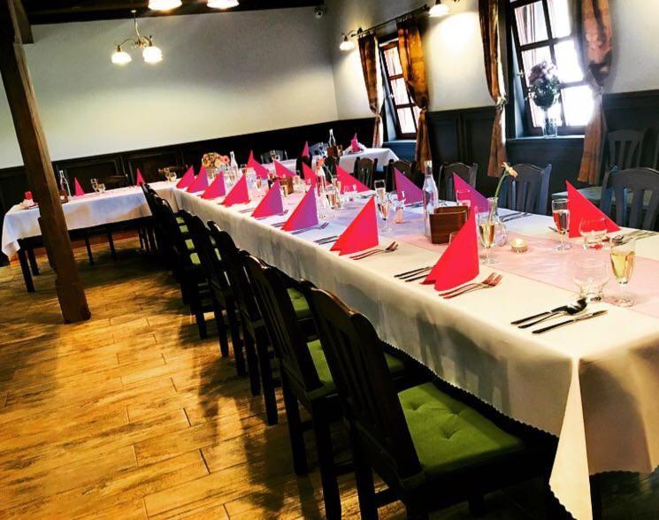Penzion A Restauracia Hanisberg Krupina 外观 照片