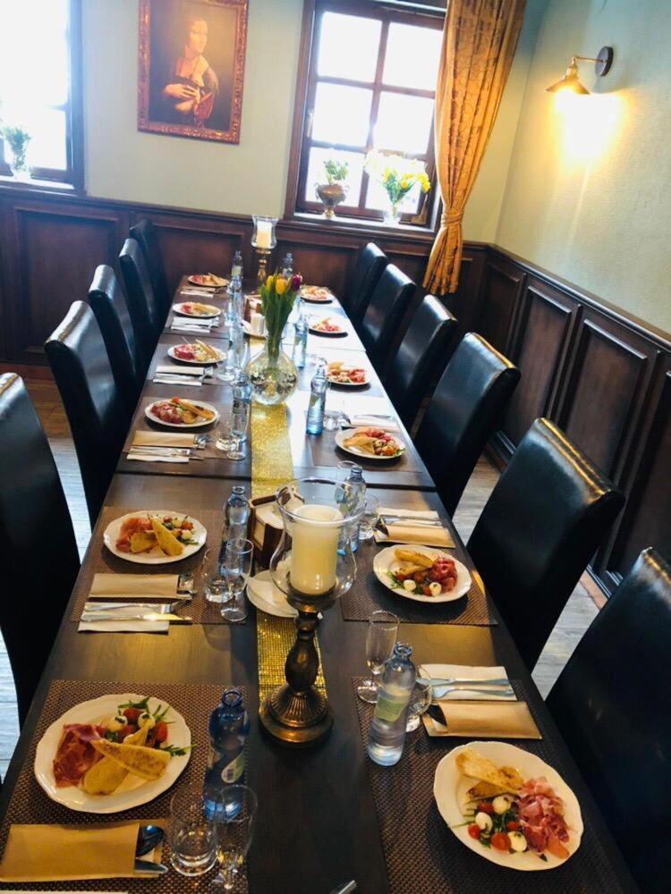 Penzion A Restauracia Hanisberg Krupina 外观 照片
