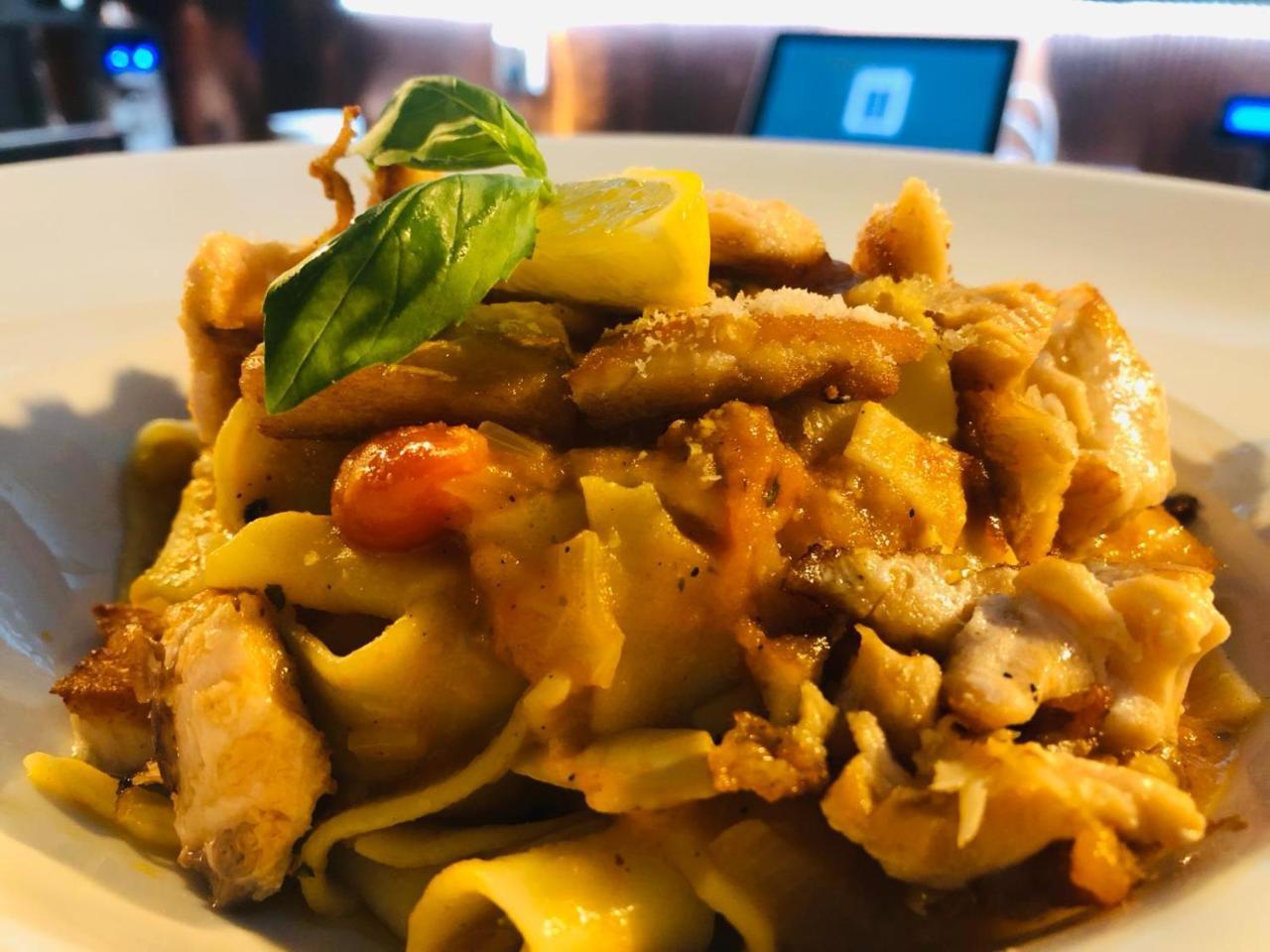 Penzion A Restauracia Hanisberg Krupina 外观 照片