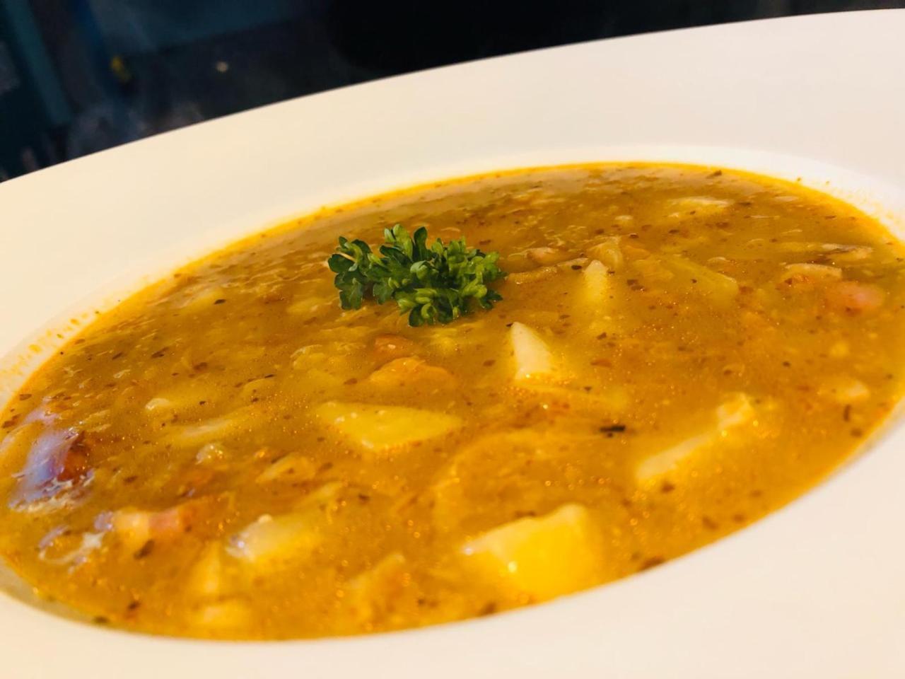 Penzion A Restauracia Hanisberg Krupina 外观 照片