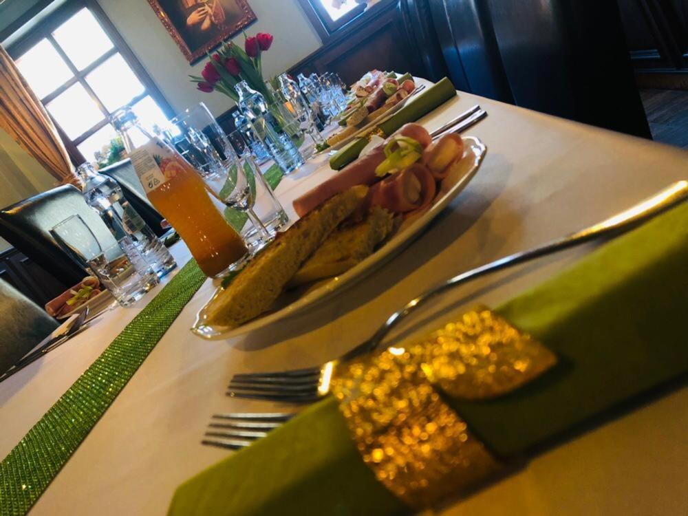 Penzion A Restauracia Hanisberg Krupina 外观 照片